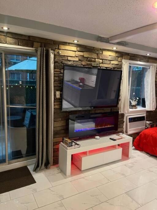 Brooklyn Luxury Spring Retreat With Private Outdoor Space 纽约 外观 照片
