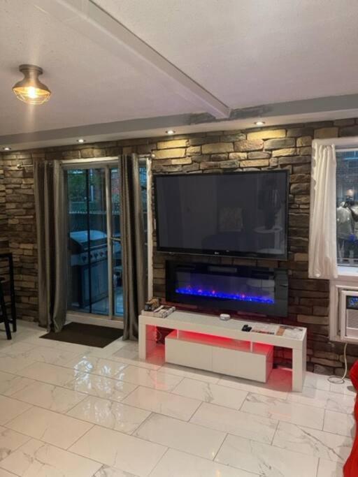 Brooklyn Luxury Spring Retreat With Private Outdoor Space 纽约 外观 照片
